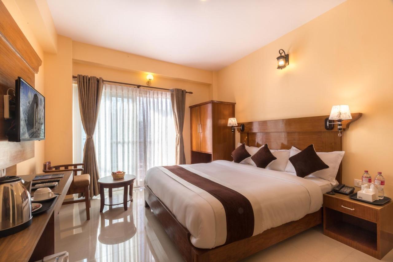 Hotel Lake Shore Pokhara Eksteriør billede