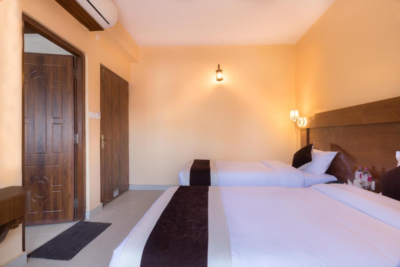 Hotel Lake Shore Pokhara Eksteriør billede