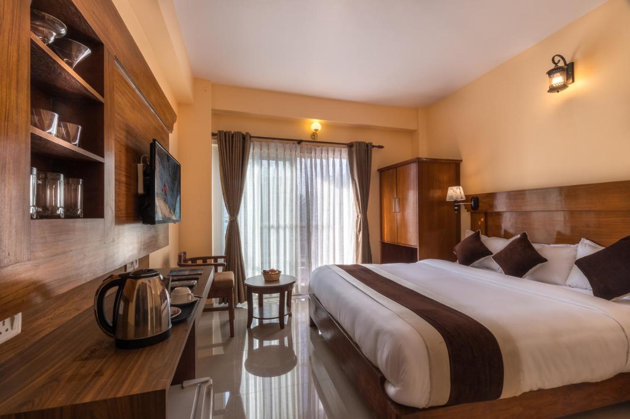 Hotel Lake Shore Pokhara Eksteriør billede
