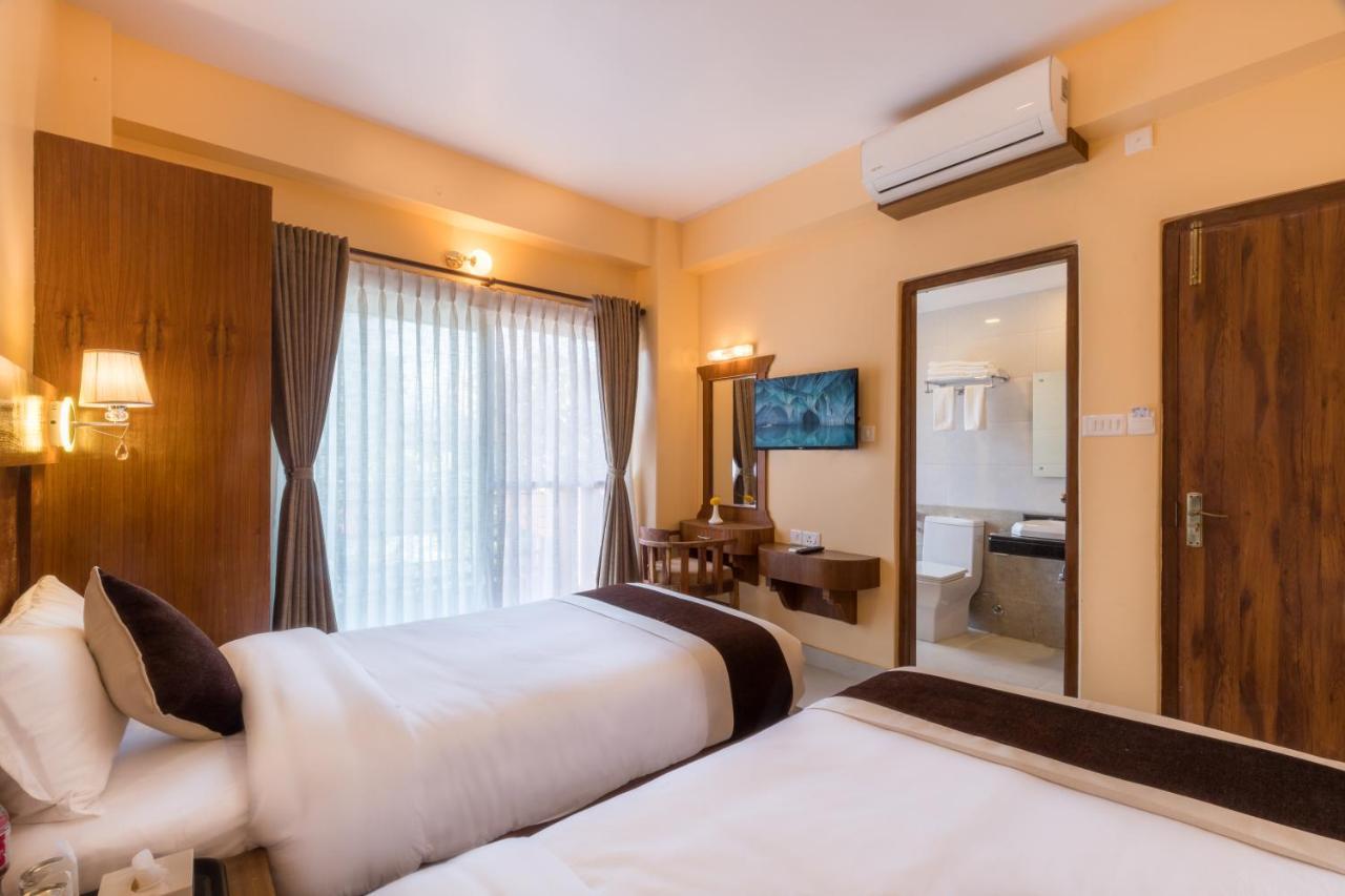 Hotel Lake Shore Pokhara Eksteriør billede