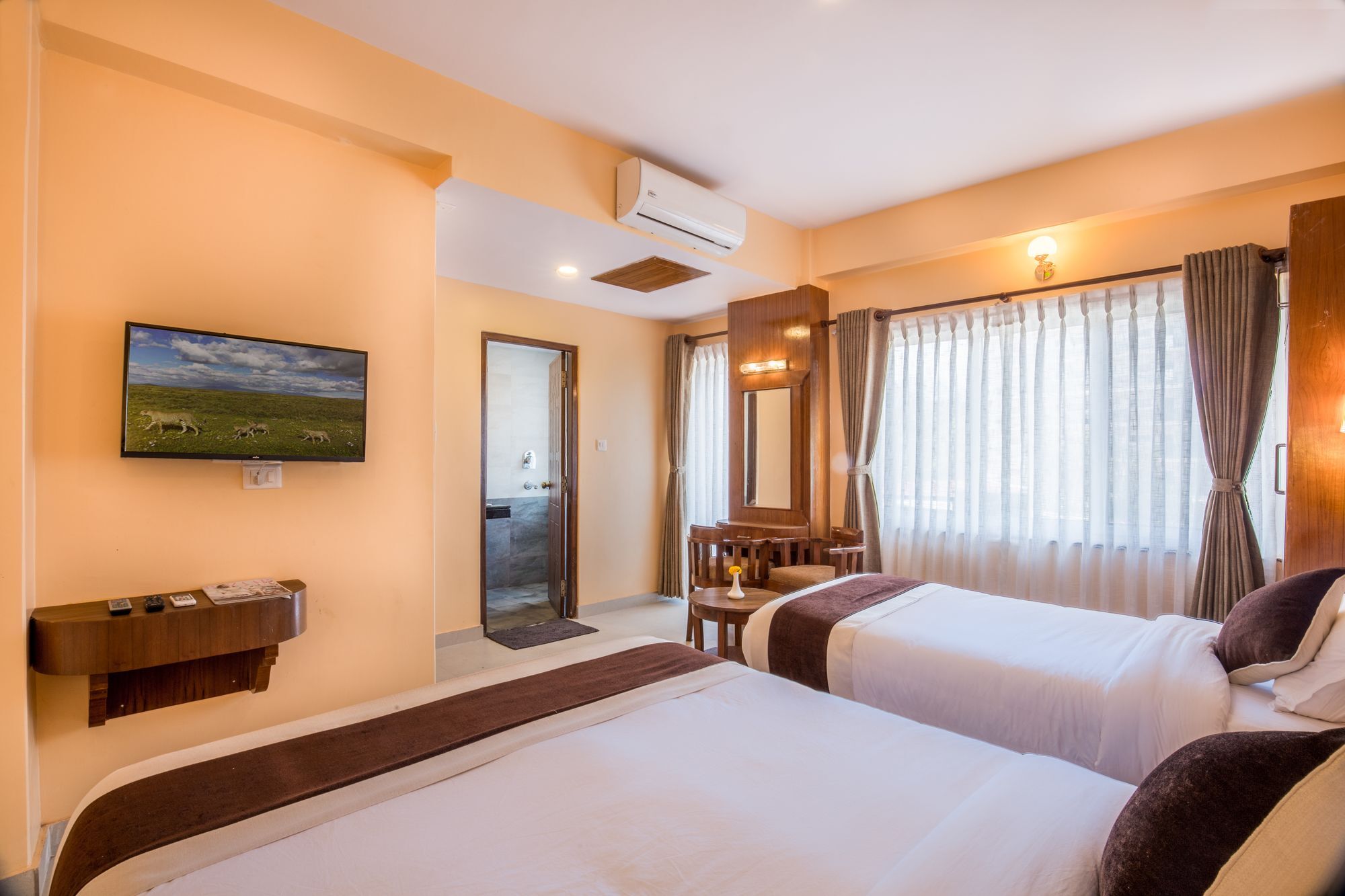 Hotel Lake Shore Pokhara Eksteriør billede